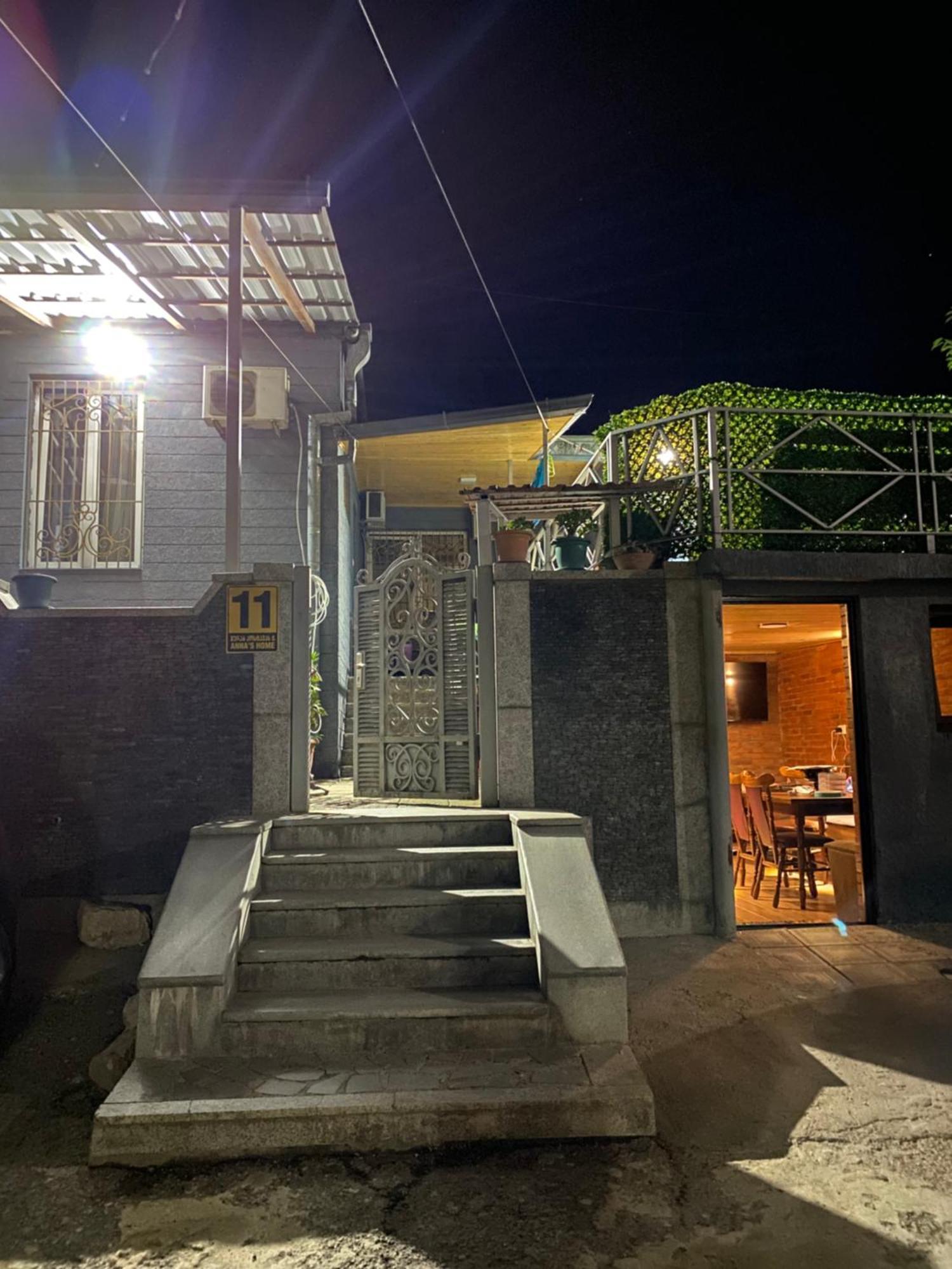 Anna'S Home Kutaisi Luaran gambar